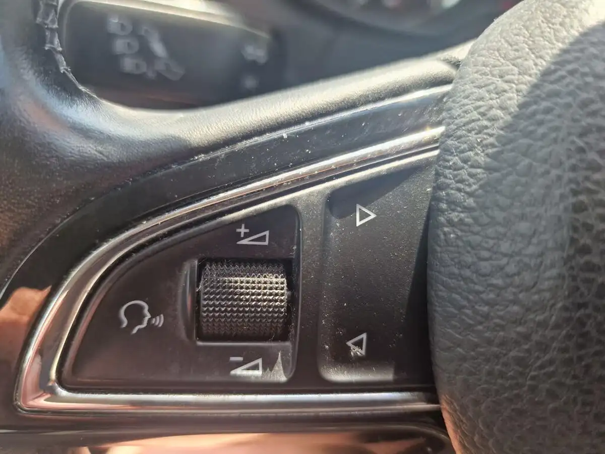 2015-skoda-octavia-20tdi-se-l-estate-big-69