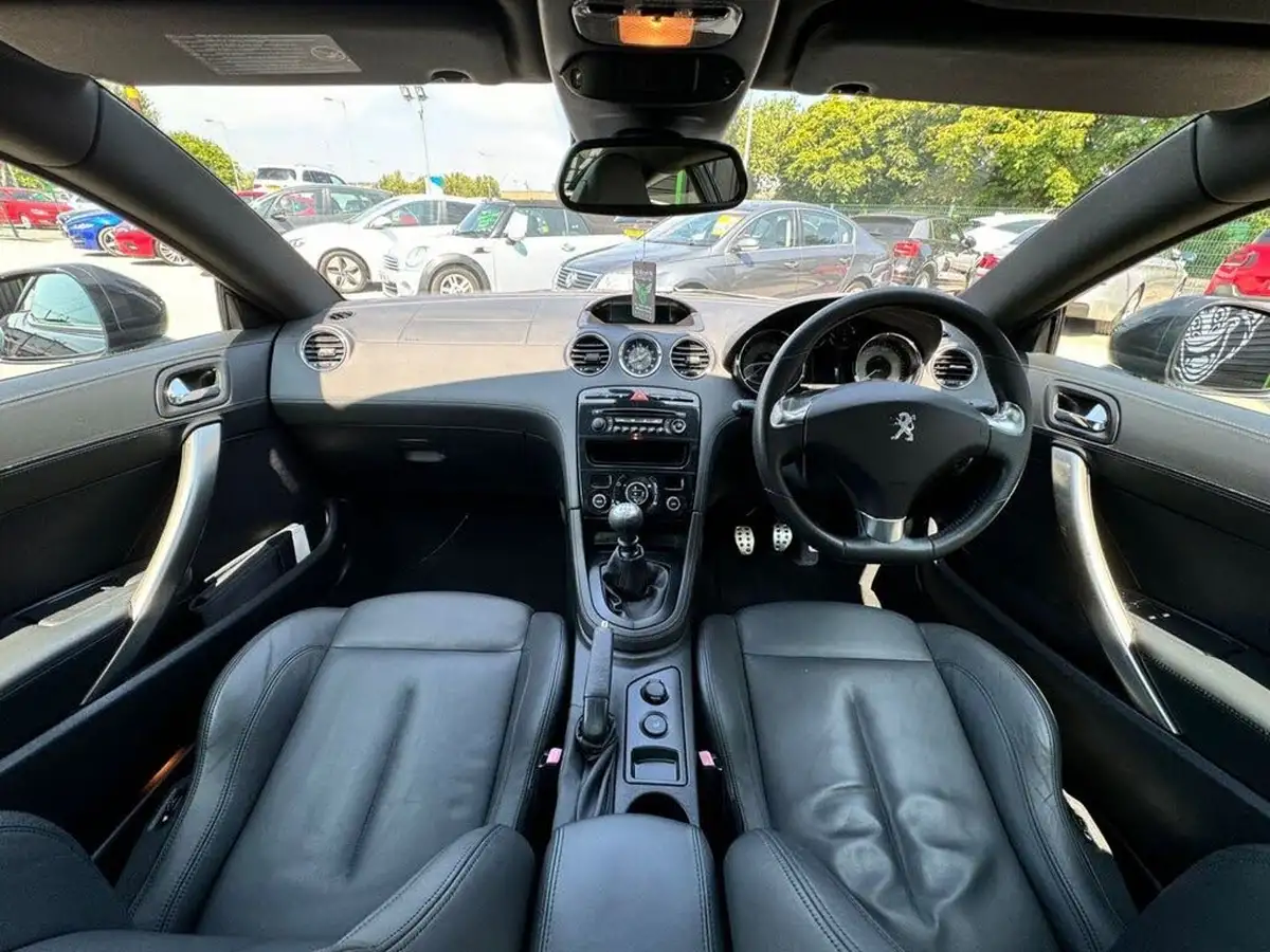 2012-peugeot-rcz-16-gt-156bhp-big-12