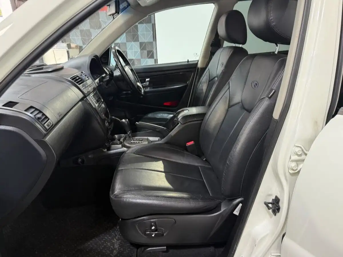 2014-kgm-ssangyong-rexton-w-20td-ex-t-tronic-big-2
