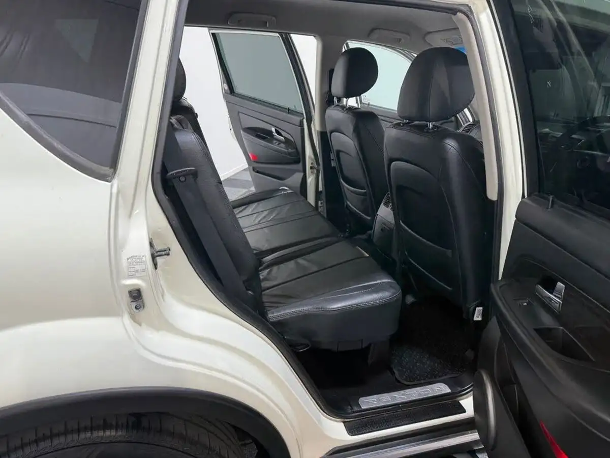 2014-kgm-ssangyong-rexton-w-20td-ex-t-tronic-big-30
