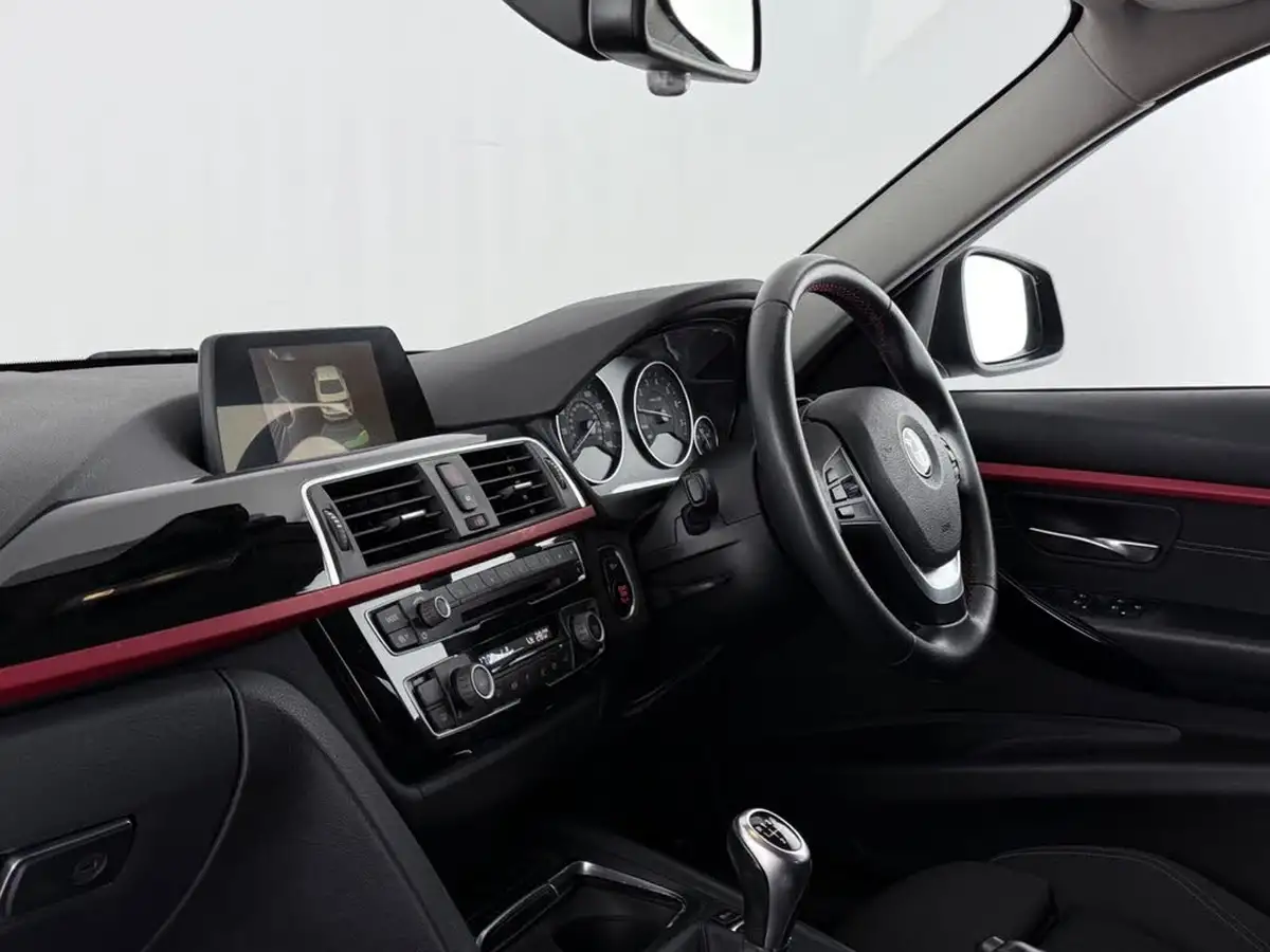 2016-bmw-3-series-15-318i-sport-saloon-4d-big-17