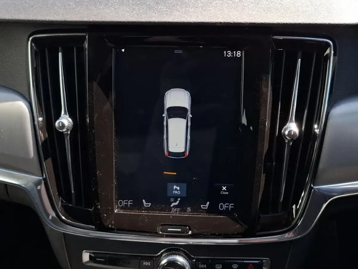 2019-volvo-v90-20-t4-momentum-big-17