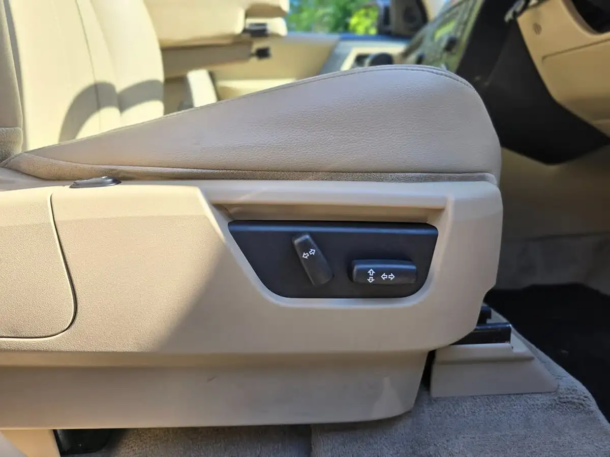2011-land-rover-freelander-2-big-37