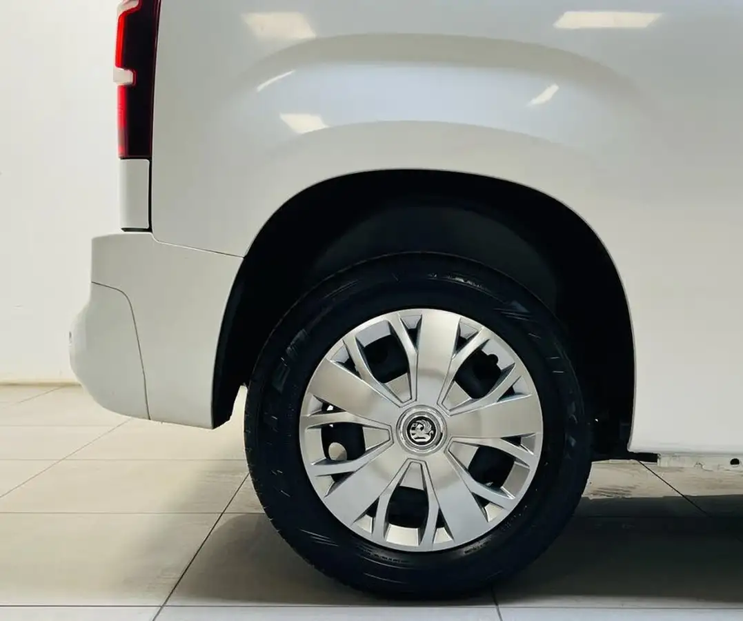 2020-vauxhall-combo-15cdti-sportive-2300-100pseu6dt-l1h1-panel-big-5