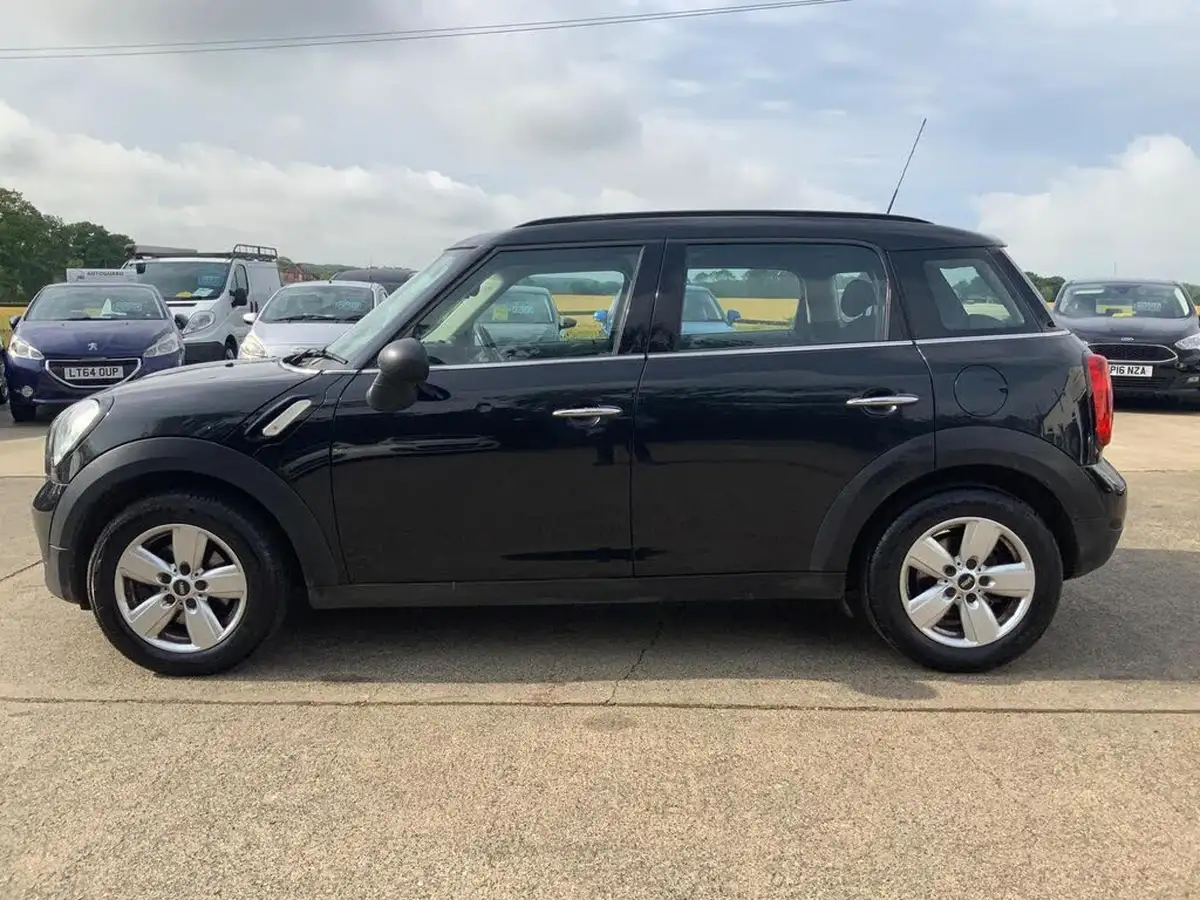 2014-mini-countryman-16-one-98bhp-big-15