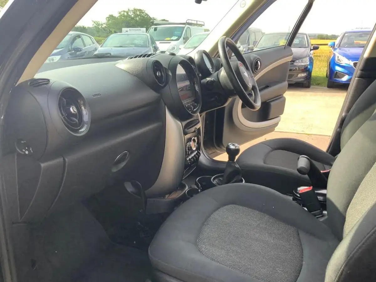 2014-mini-countryman-16-one-98bhp-big-39