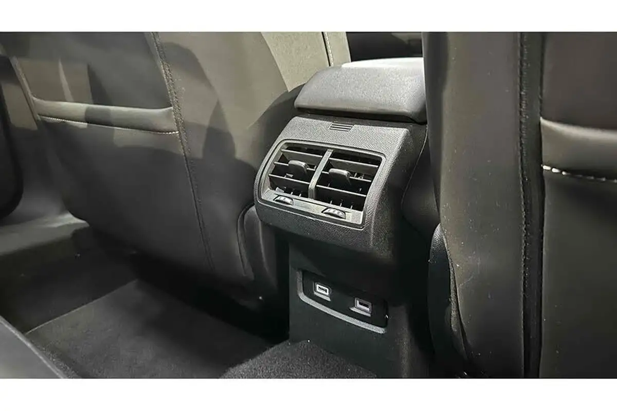 2022-citroen-c4-e-shine-plus-big-28