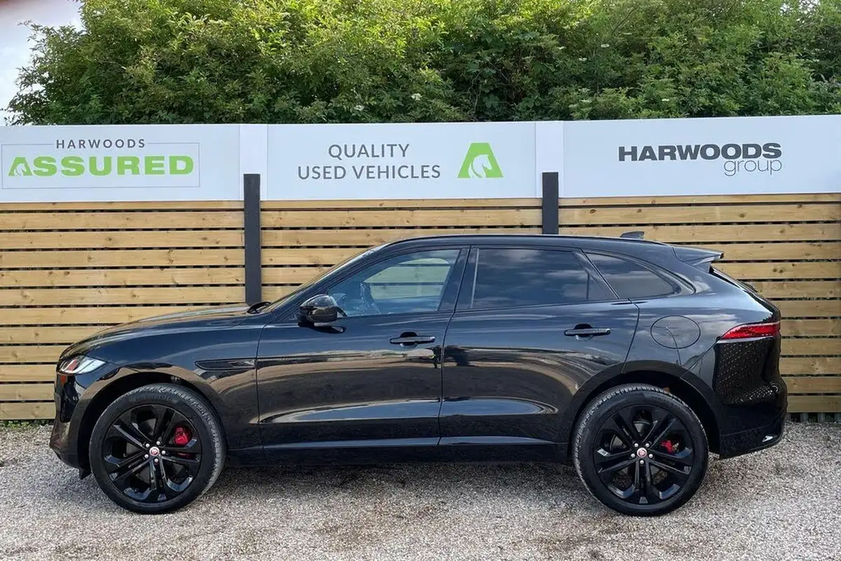 2022-jaguar-f-pace-20-p400e-r-dynamic-hse-big-10