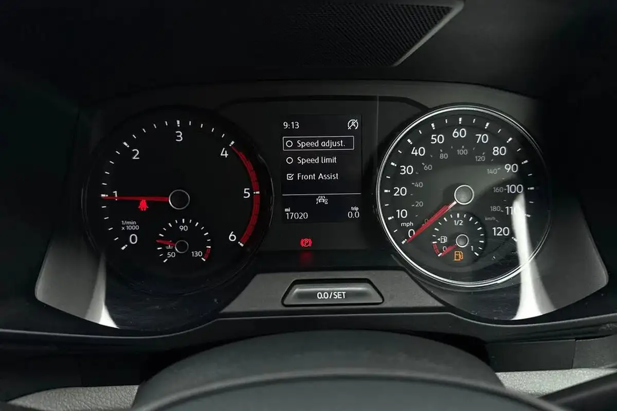 2024-volkswagen-crafter-big-53