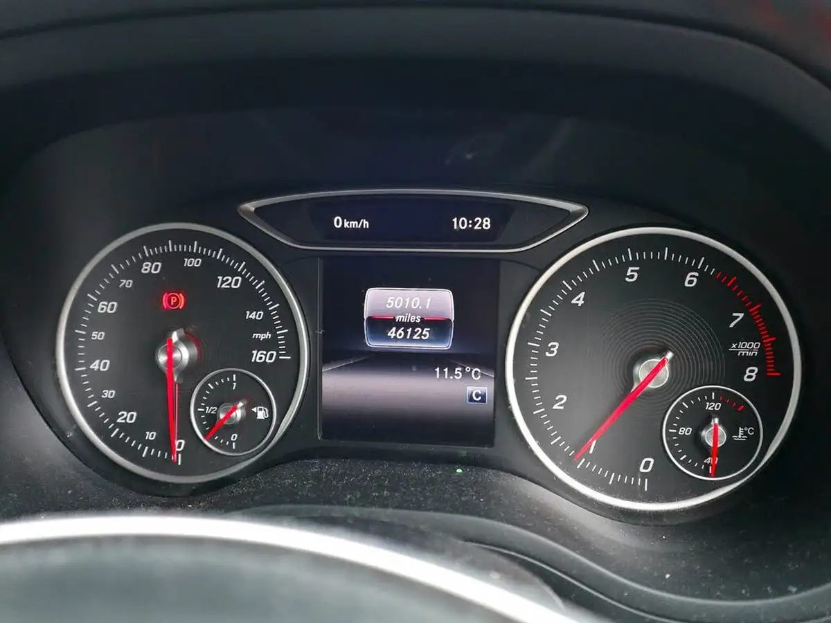 2018-mercedes-benz-b-class-16-b180-amg-line-122ps-ss-big-6