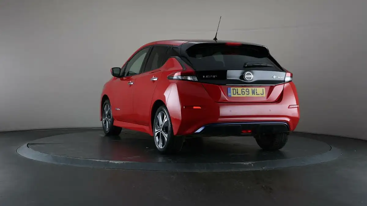 2020-nissan-leaf-e-e-tekna-big-69