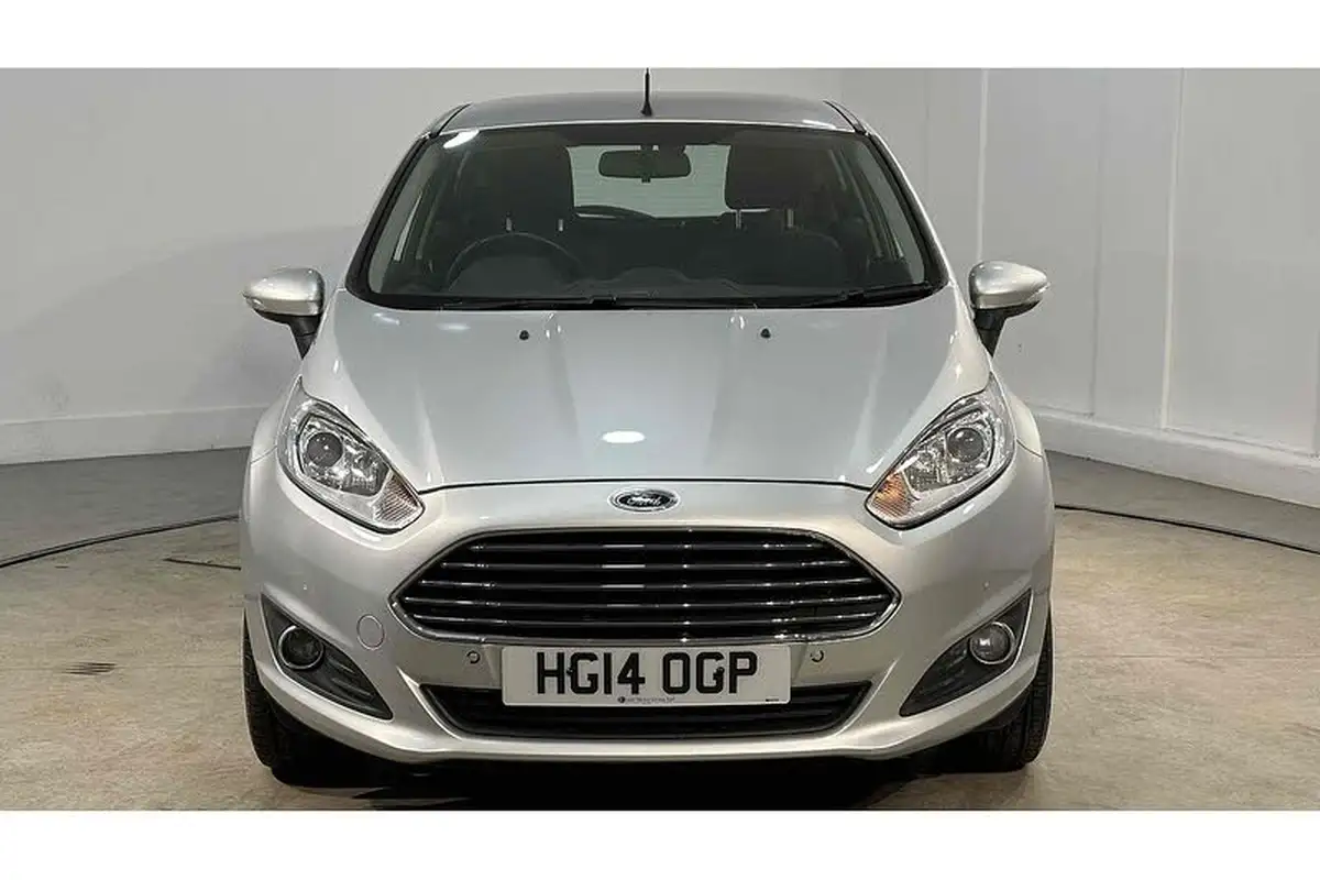 2014-ford-fiesta-125-zetec-5d-big-2