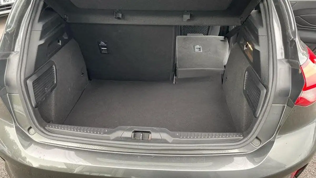 2019-ford-focus-10t-st-line-hatchback-big-27
