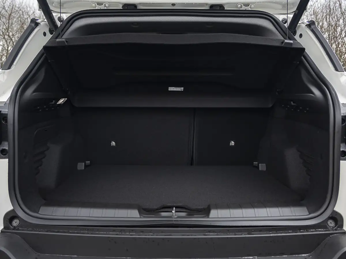 2025-jeep-avenger-12-gse-summit-big-18