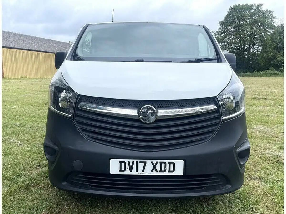 2017-vauxhall-vivaro-16cdti-2900-l2h1-120pseu6-panel-van-big-2