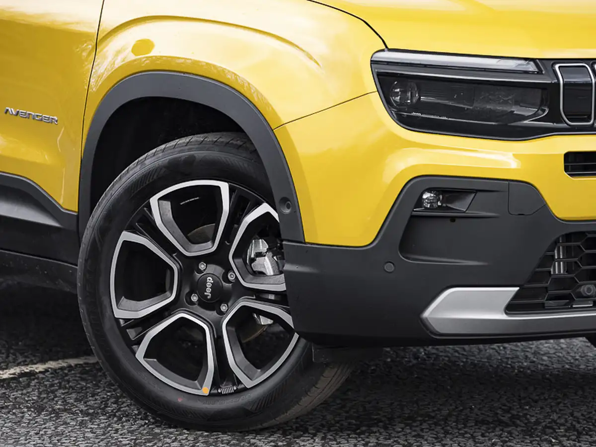 2025-jeep-avenger-12-gse-summit-big-19