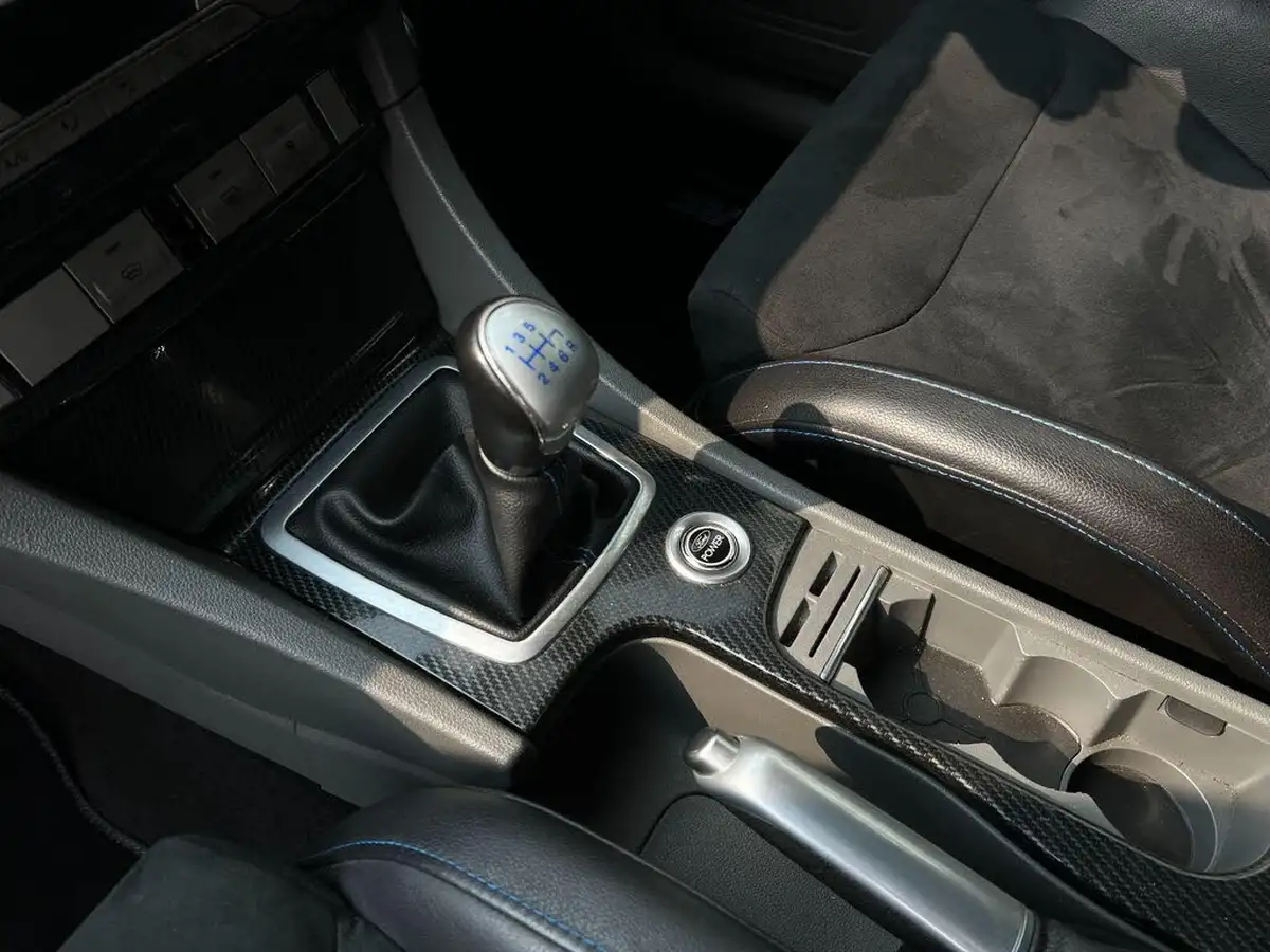 2010-ford-focus-25-rs-big-29