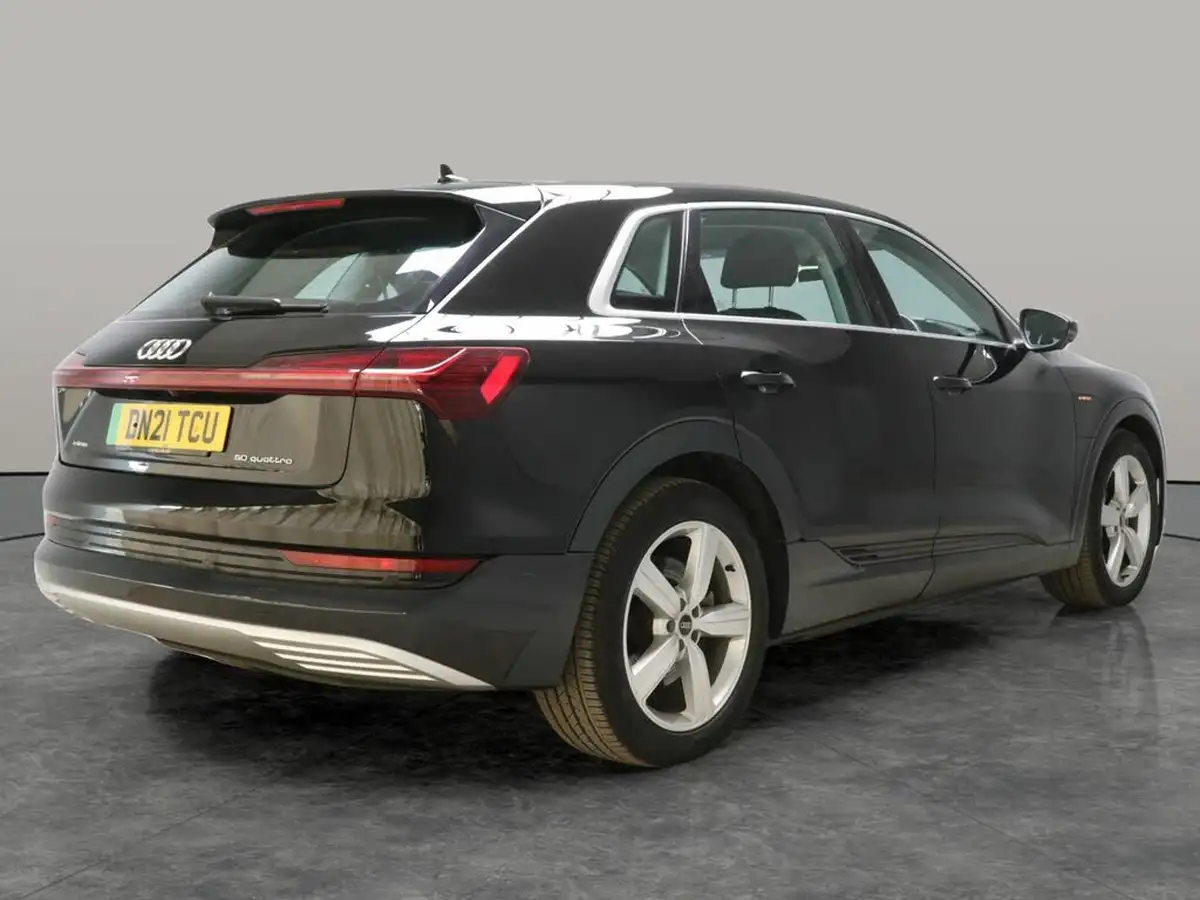 2021-audi-e-tron-50e-technik-station-wagon-big-11