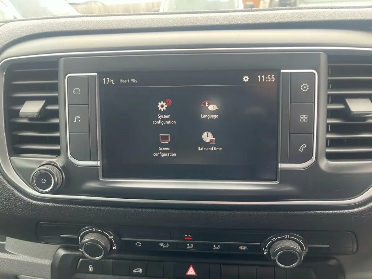 2022-vauxhall-vivaro-15td-2900-l2h1-dynamic-big-39
