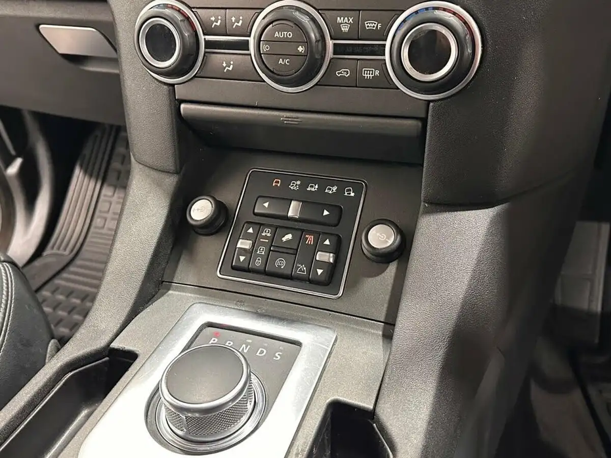 2016-land-rover-discovery-30-sd-v6-se-big-13