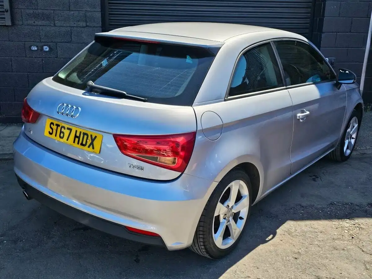 2017-audi-a1-10-tfsi-sport-hatchback-3d-big-12