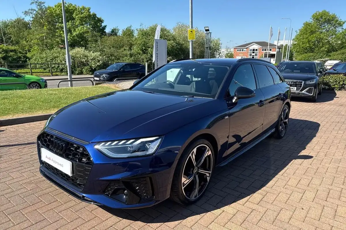 2024-audi-a4-avant-20-35-tdi-black-edition-big-27
