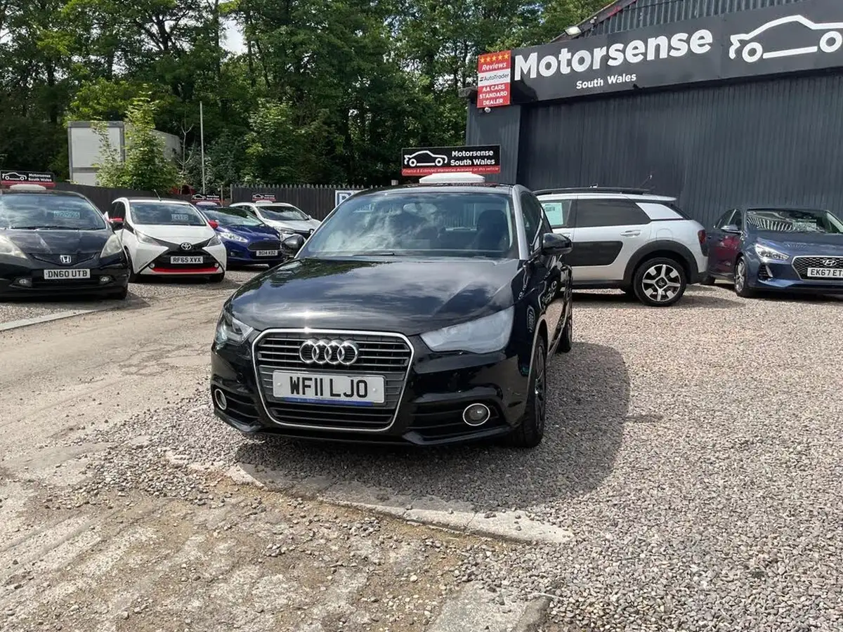 2011-audi-a1-14-sport-tfsi-hatchback-3d-big-40