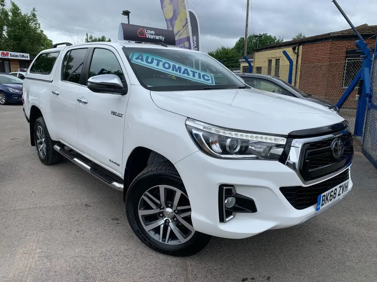 2018-toyota-hi-lux-24d-4d-invincible-at35-32t-auto-big-0