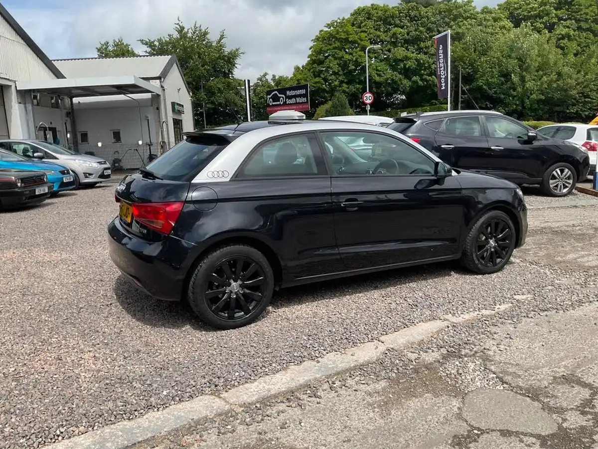2011-audi-a1-14-sport-tfsi-hatchback-3d-big-64