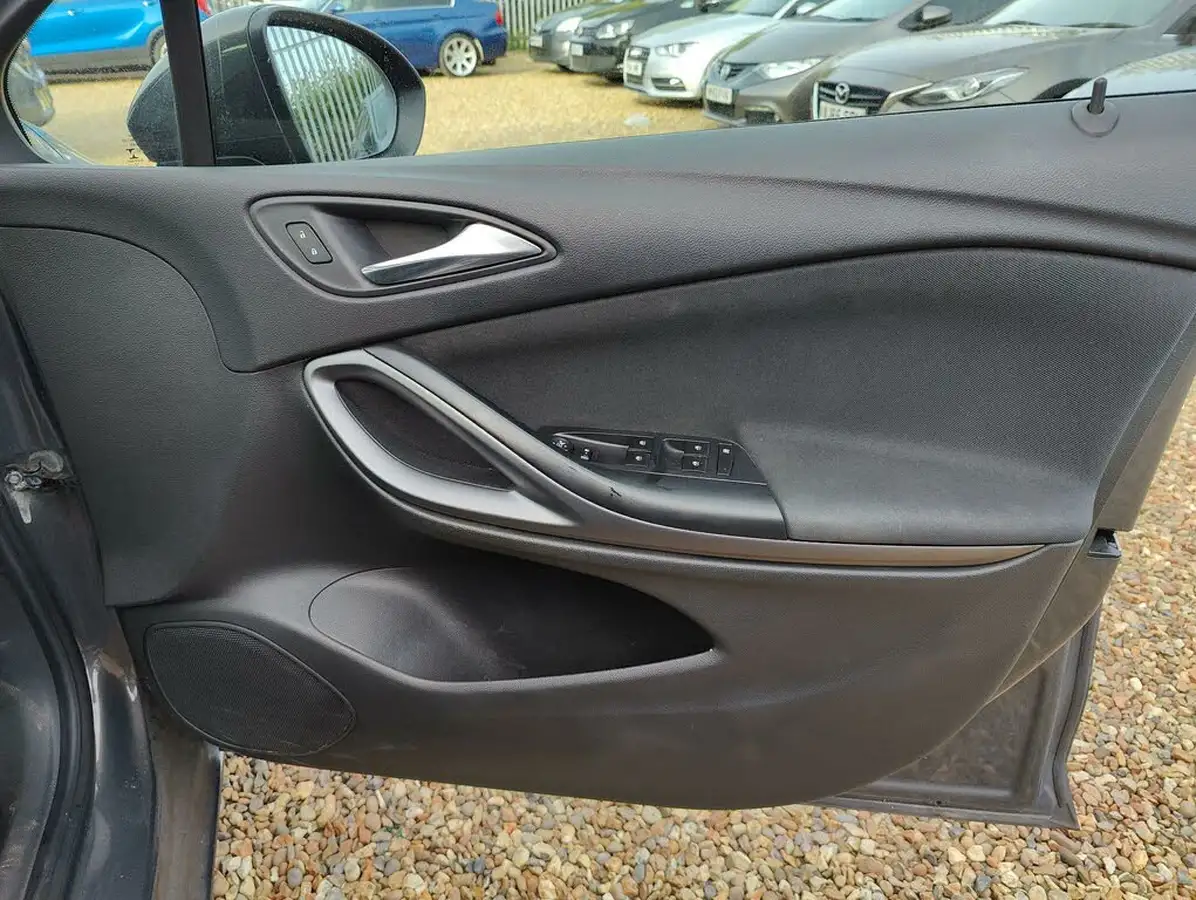 2015-vauxhall-astra-14i-16v-turbo-energy-big-14