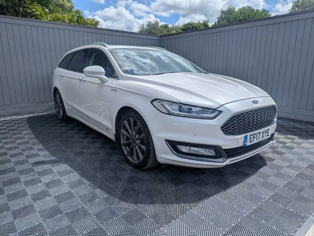 2017-ford-mondeo-20t-vignale-estate-5d-big-4