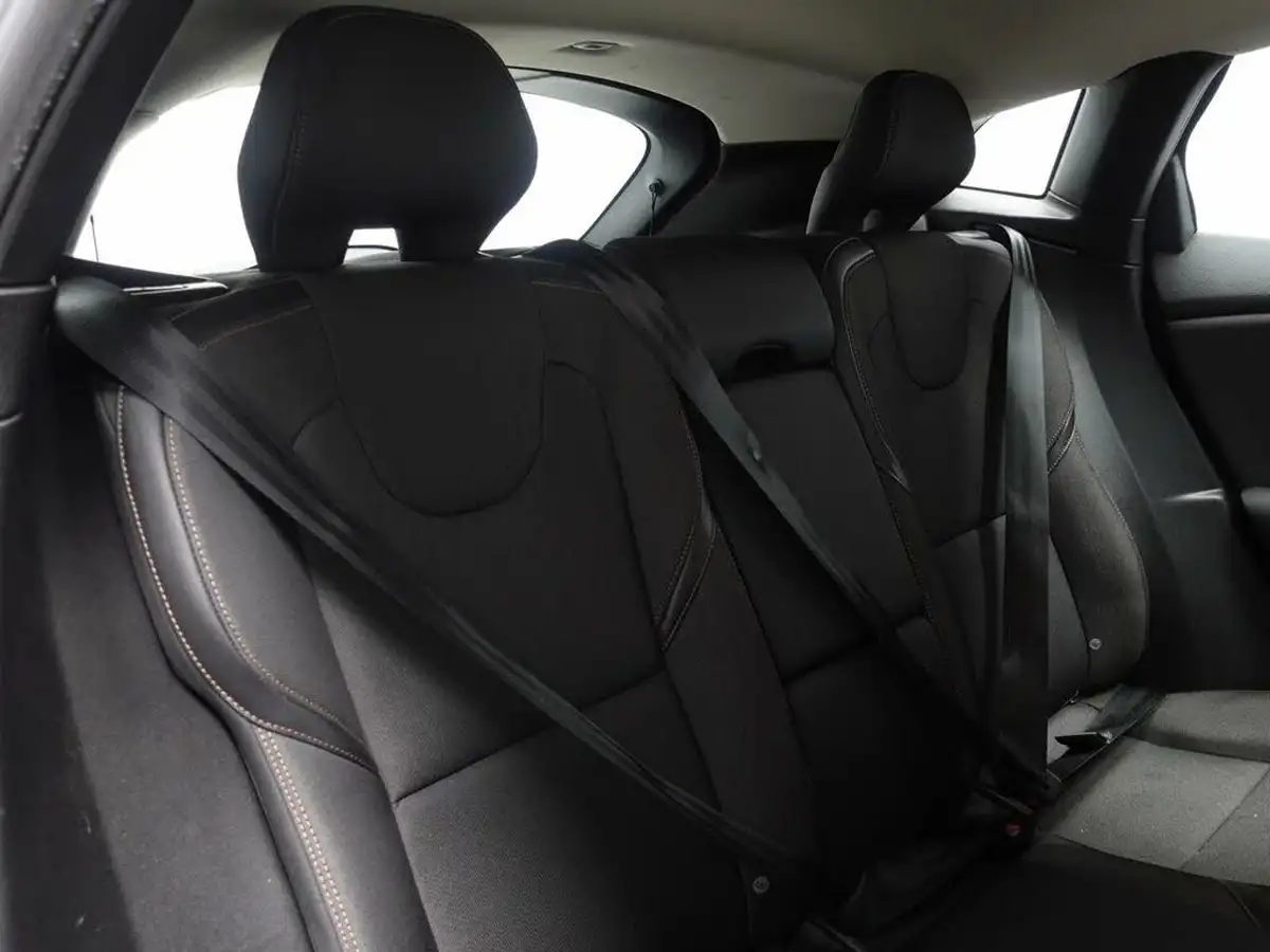 2017-volvo-v40-20-t3-cross-country-nav-plus-big-17