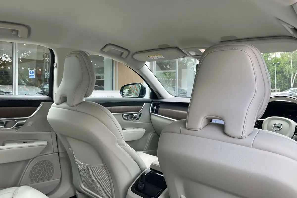 2022-volvo-s90-20-t8-inscription-455bhp-big-22