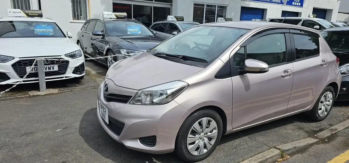 2012-toyota-yaris-big-5