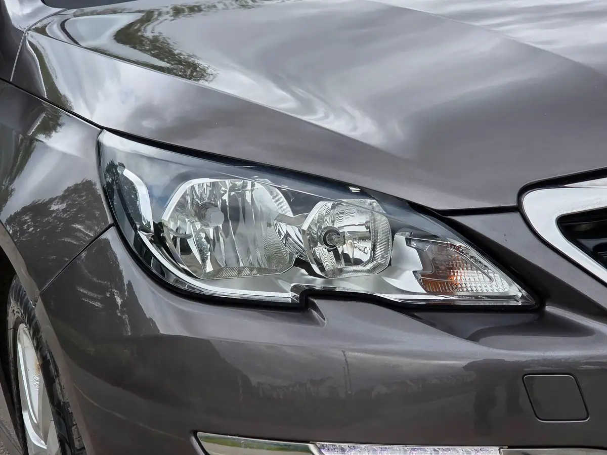 2014-peugeot-308-16hdi-active-big-39