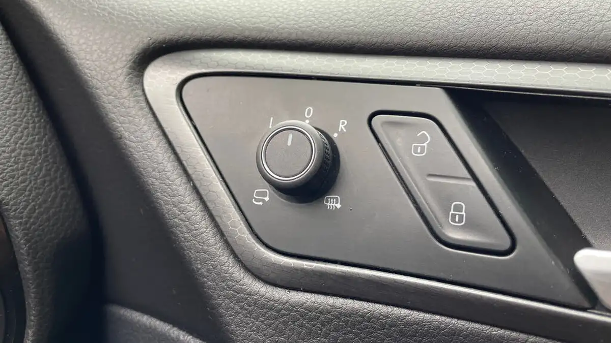 2020-volkswagen-golf-14-tsi-gte-advance-big-29