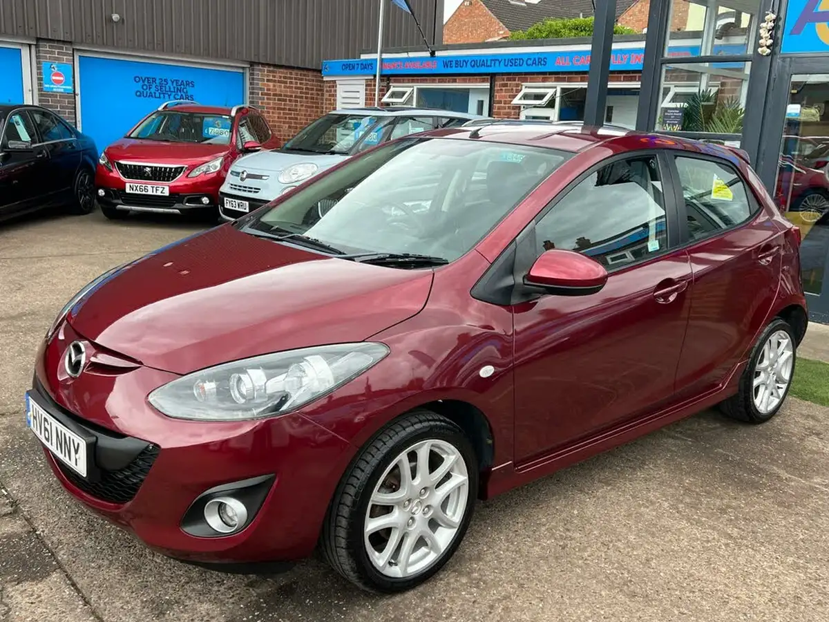 2011-mazda-mazda2-13-takuya-big-13