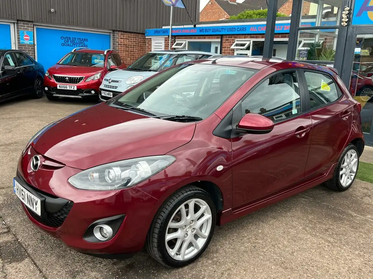 2011-mazda-mazda2-13-takuya-big-37