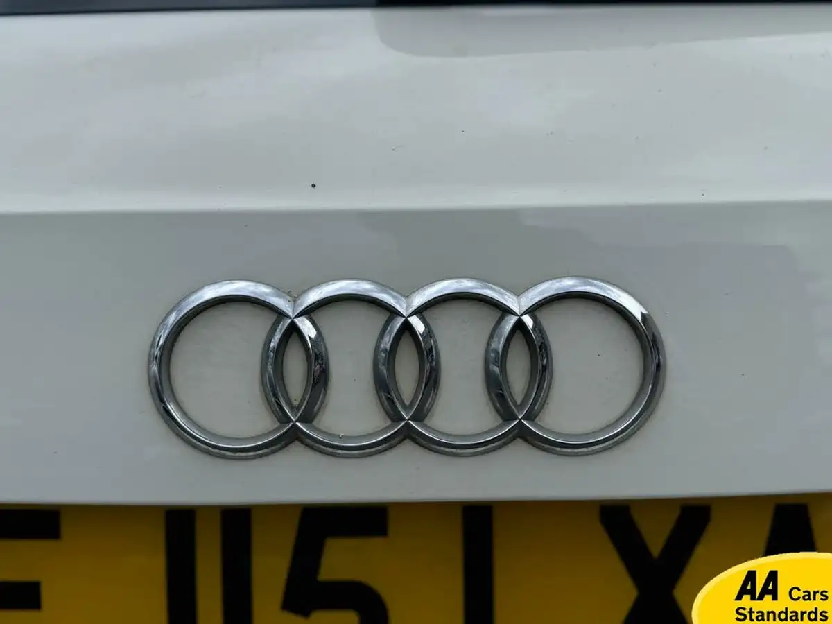 2015-audi-a3-12-sport-hatchback-3d-big-9