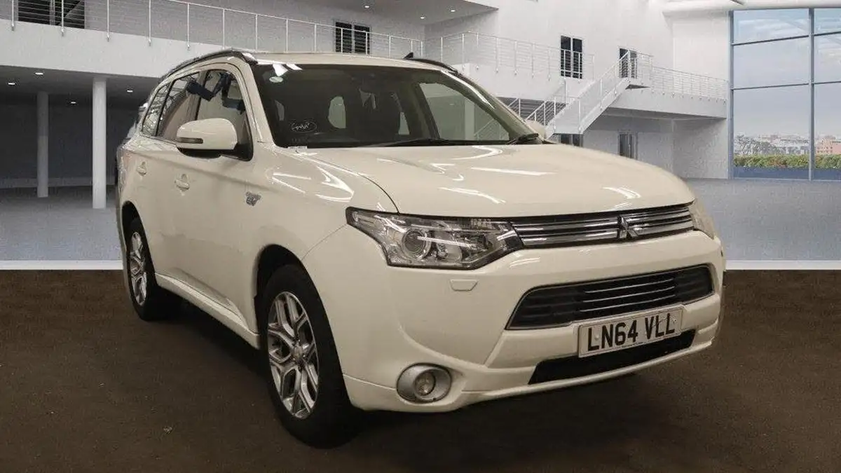 2014-mitsubishi-outlander-20-gx4h-big-7