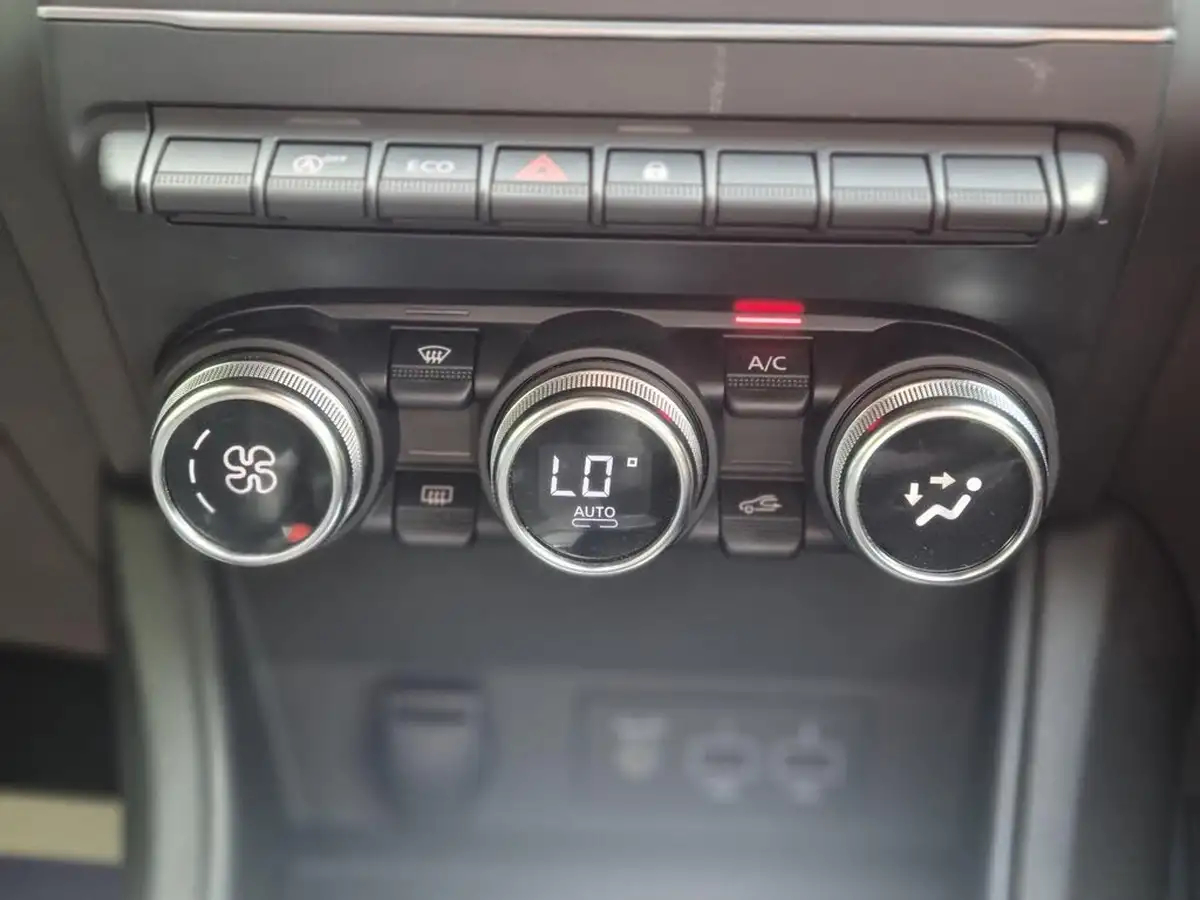 2020-renault-captur-13-tce-iconic-130bhp-big-14