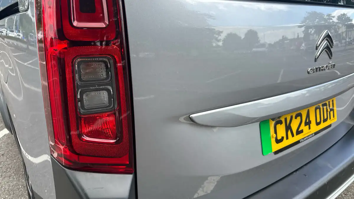 2024-citroen-berlingo-e-flair-xtr-m-size-big-41