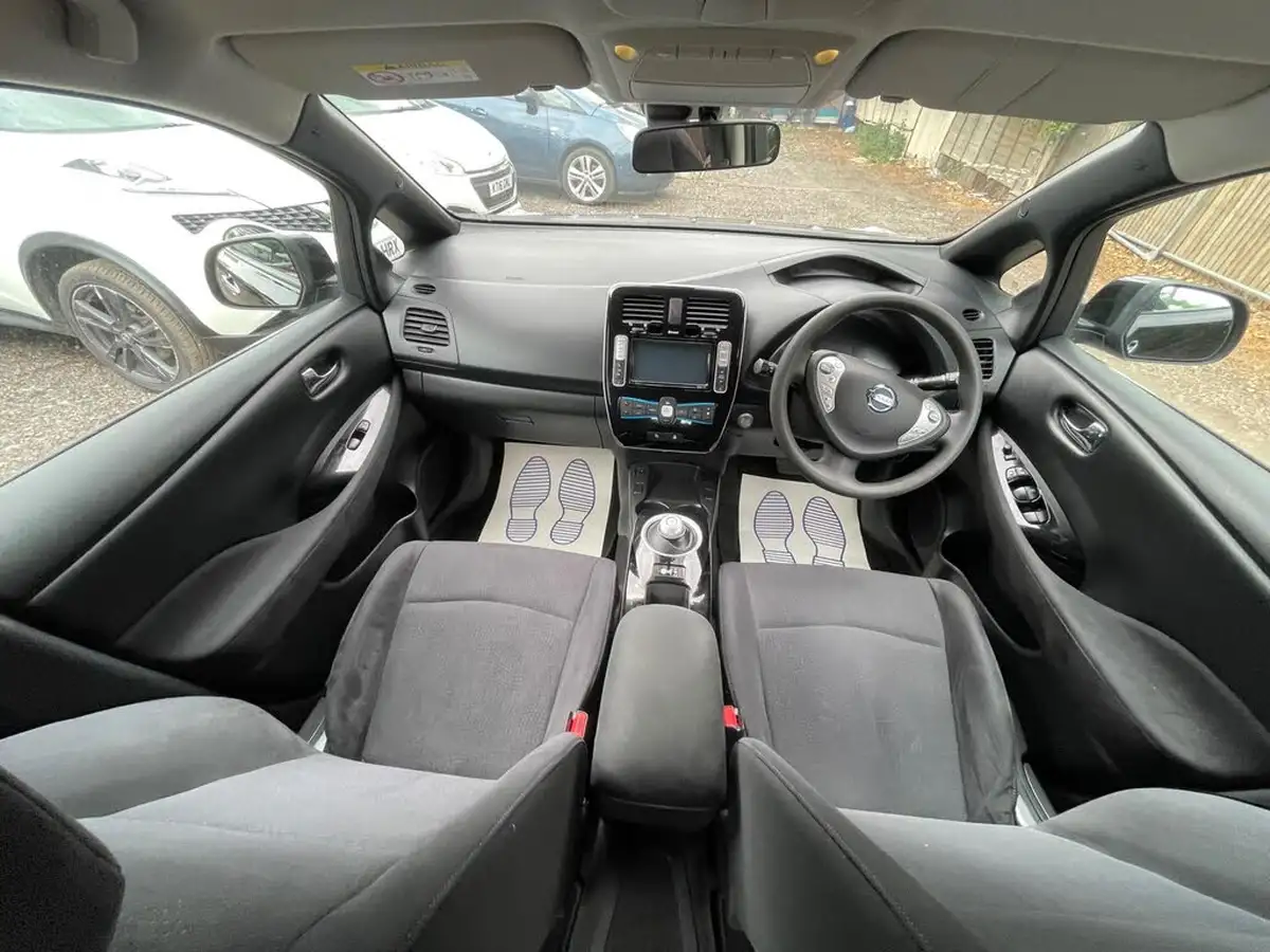 2017-nissan-leaf-e-acenta-80kw-30kwh-big-27