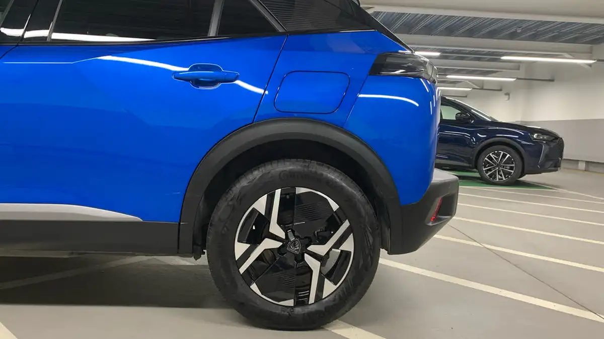 2024-peugeot-2008-suv-e-gt-136ps-50kwh-big-14