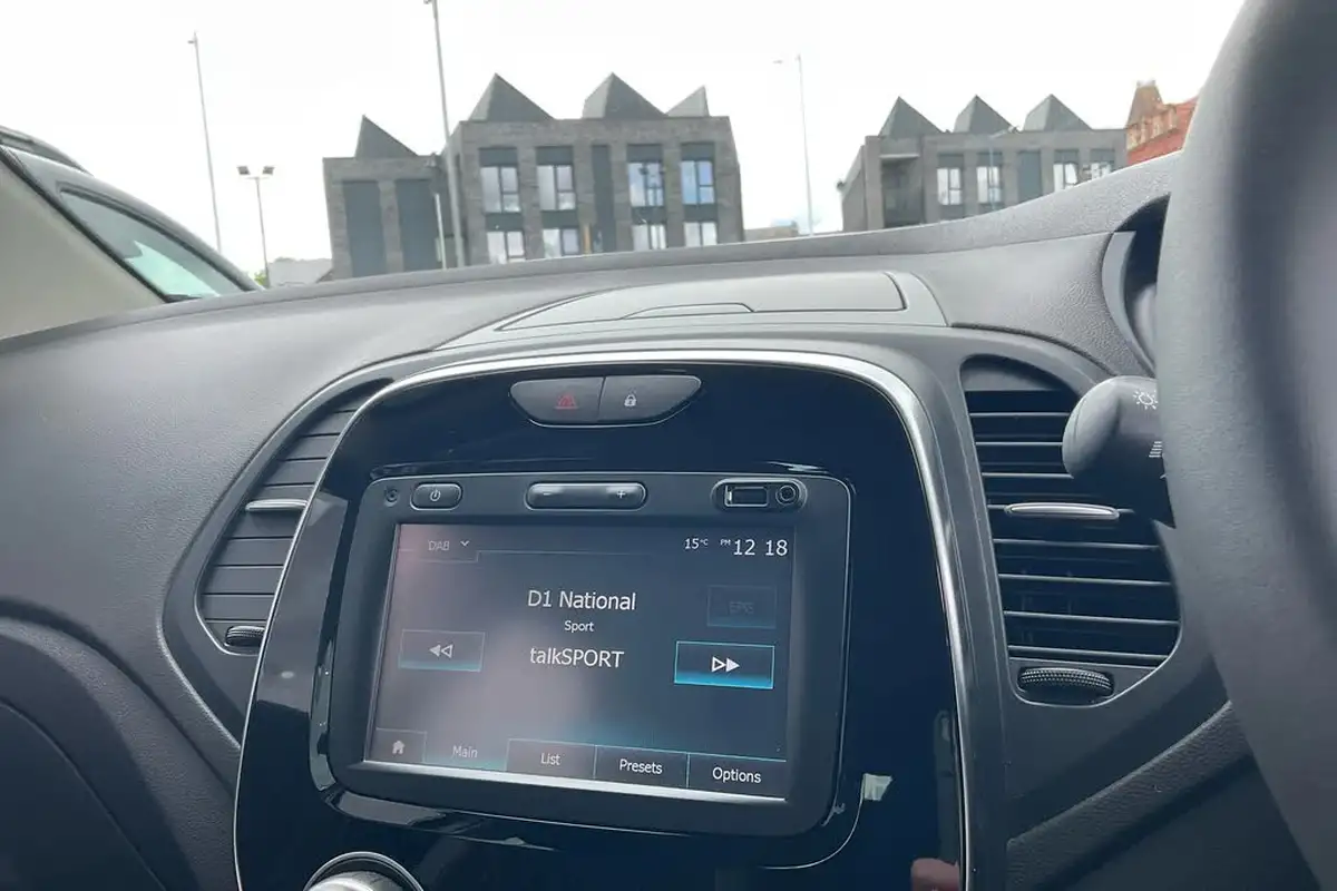 2018-renault-captur-09-tce-dynamique-nav-big-17