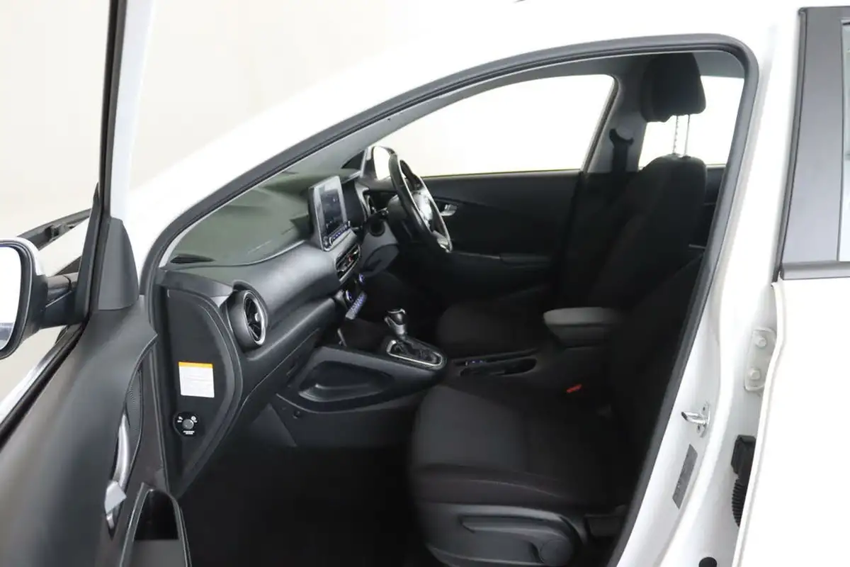 2022-hyundai-kona-16-gdi-se-connect-big-10