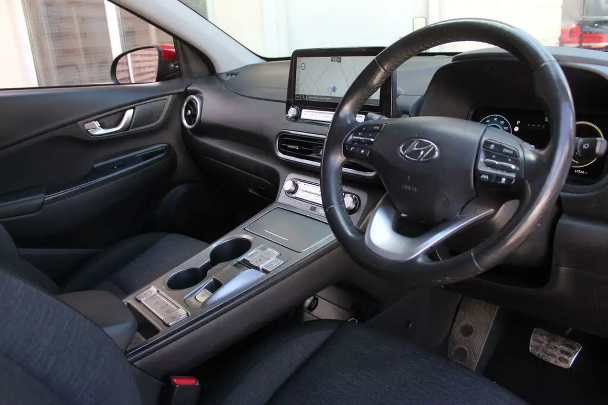 2022-hyundai-kona-e-premium-204ps-64kwh-7kw-obc-big-20
