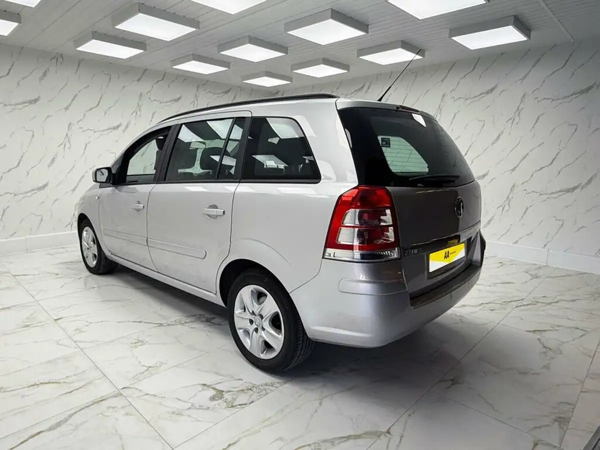2013-vauxhall-zafira-16-exclusiv-big-8