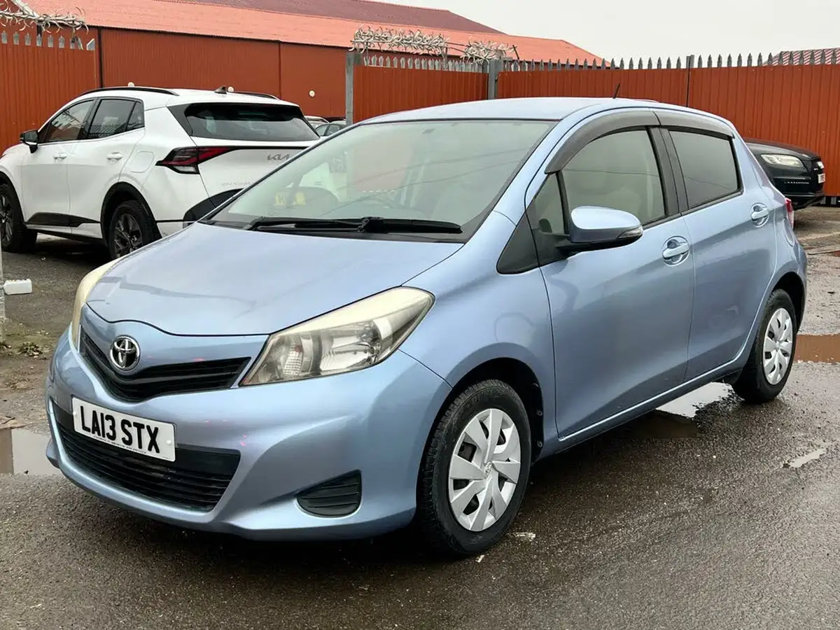 2013-toyota-yaris-big-5