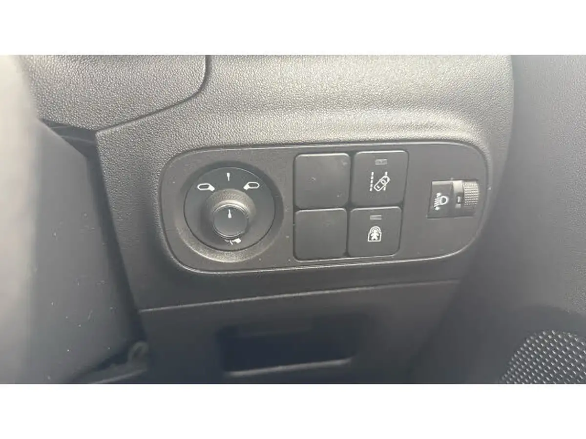 2020-citroen-c3-12-puretech-feel-83ps-ss-big-41